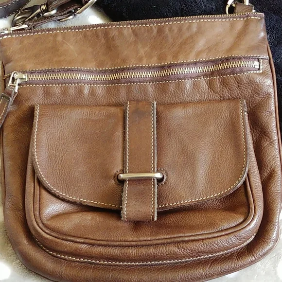 Roots Saddle Crossbody Bag - Picture 3 of 13